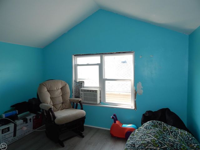25143 Lawn Street, Roseville, MI 48066