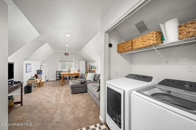 8845 N HUNTINGTON CT, Hayden, ID 83835