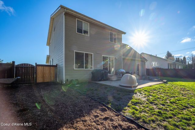 8845 N HUNTINGTON CT, Hayden, ID 83835