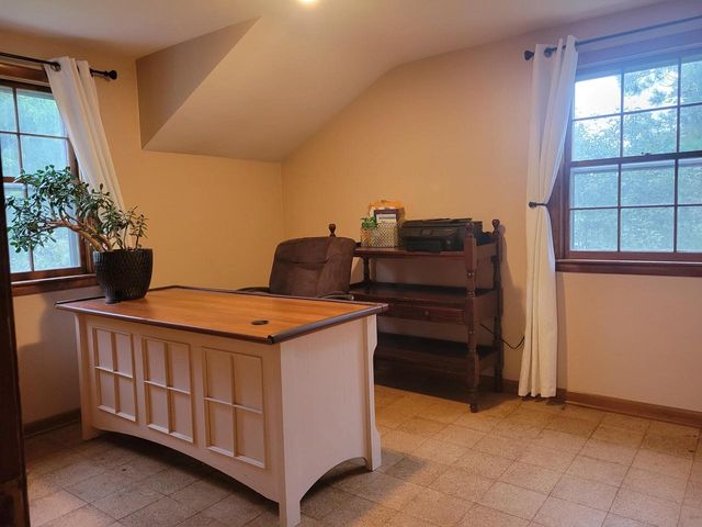 686 S Concord ROAD, Oconomowoc, WI 53066