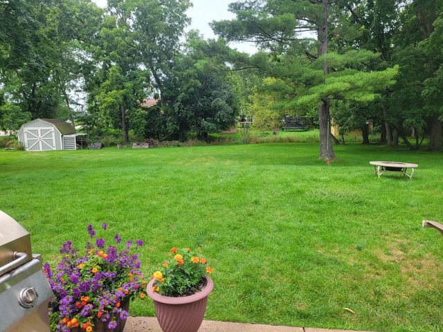 686 S Concord ROAD, Oconomowoc, WI 53066