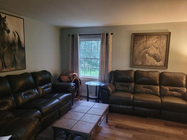 686 S Concord ROAD, Oconomowoc, WI 53066