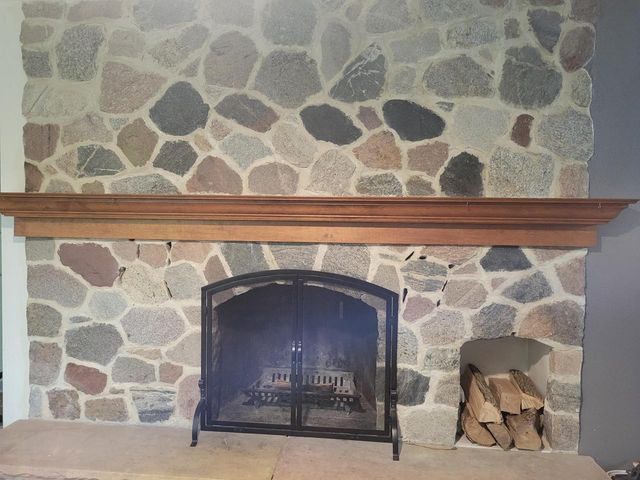 686 S Concord ROAD, Oconomowoc, WI 53066