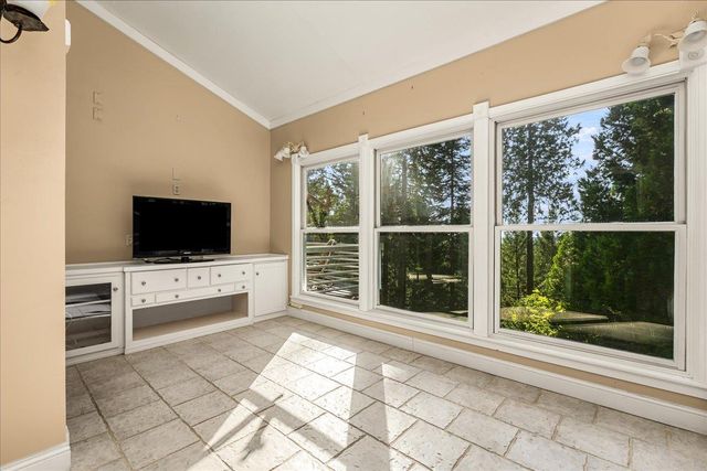 20429 Scotts Flat Rd, Nevada City, CA 95959