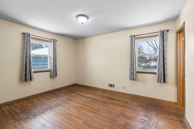 9701 Oakland Avenue, Bloomington, MN 55420