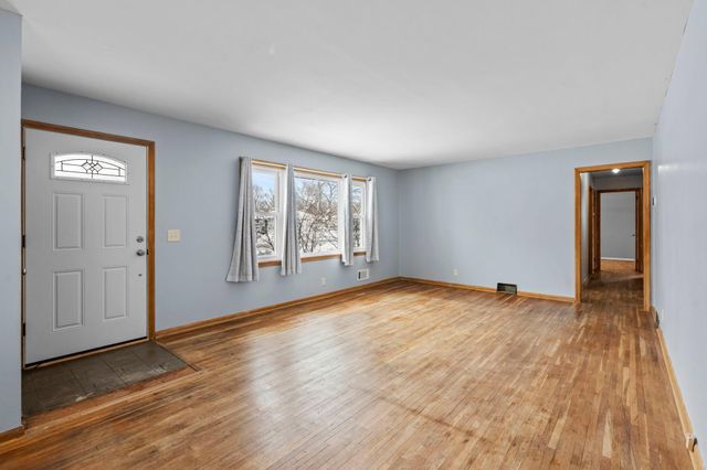 9701 Oakland Avenue, Bloomington, MN 55420