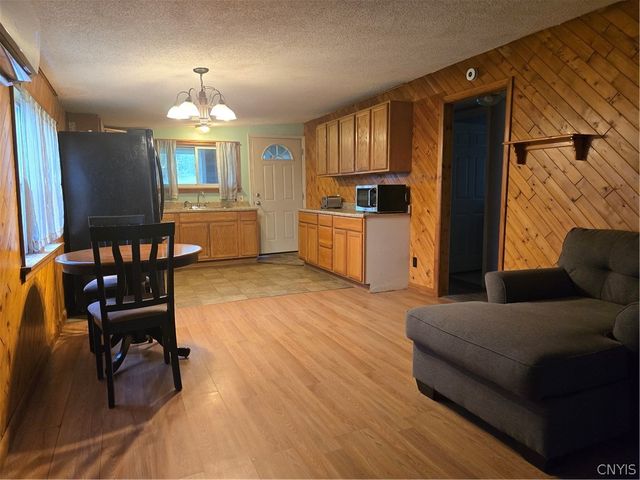 187 Millard Bassett Road, Granby, NY 13069