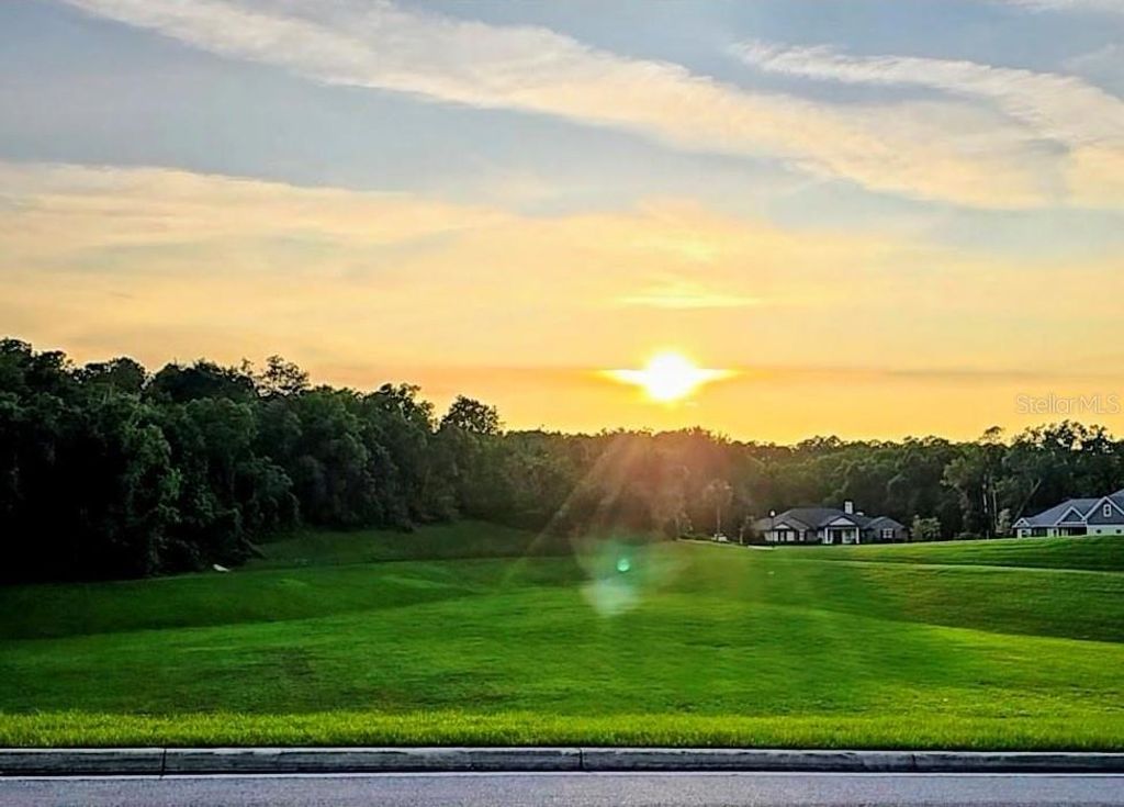 Image 8 of property listing at 7041 NORNE LANE, Mount Dora, FL 32757