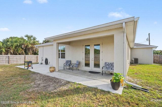 831 Beach Street SW, Palm Bay, FL 32908