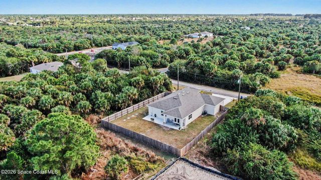 831 Beach Street SW, Palm Bay, FL 32908