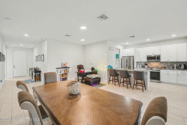 831 Beach Street SW, Palm Bay, FL 32908