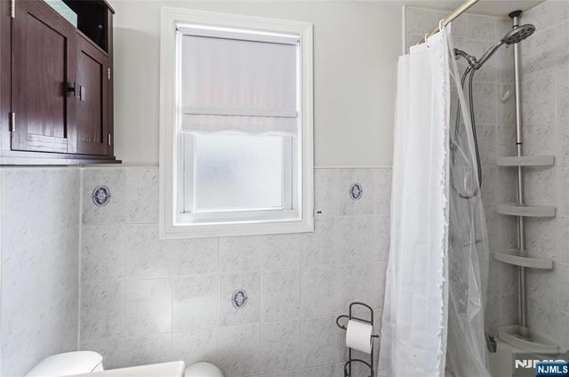 569 Linden Avenue, Teaneck, NJ 07666