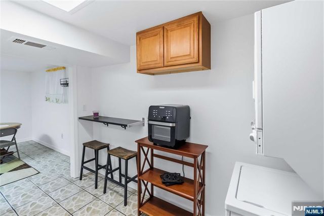 569 Linden Avenue, Teaneck, NJ 07666