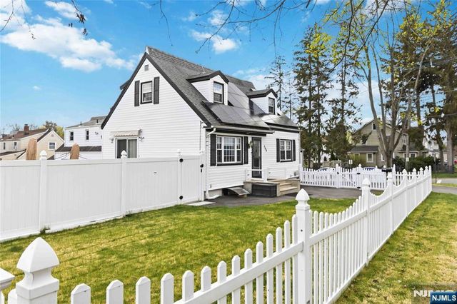 569 Linden Avenue, Teaneck, NJ 07666