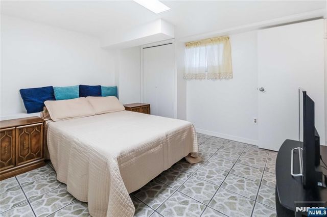 569 Linden Avenue, Teaneck, NJ 07666