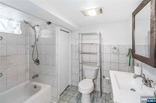 569 Linden Avenue, Teaneck, NJ 07666