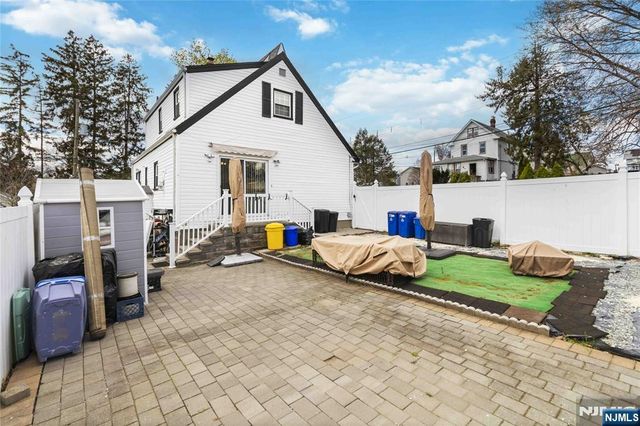 569 Linden Avenue, Teaneck, NJ 07666