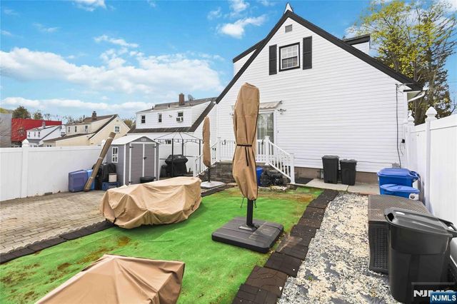 569 Linden Avenue, Teaneck, NJ 07666