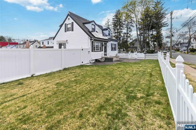 569 Linden Avenue, Teaneck, NJ 07666