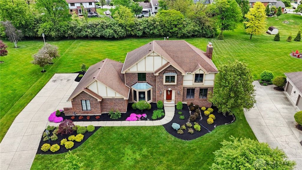 8540 Point O Woods Court, Springboro, OH 45066