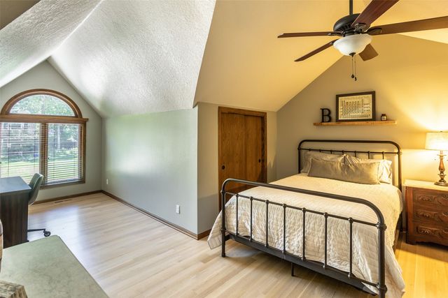 7108 Holcomb Avenue, Urbandale, IA 50322