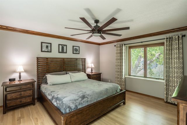 7108 Holcomb Avenue, Urbandale, IA 50322