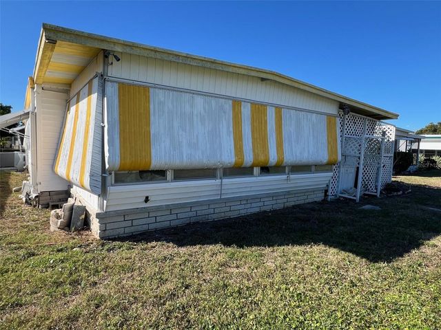 61 THATCH PALM STREET W, Largo, FL 33770