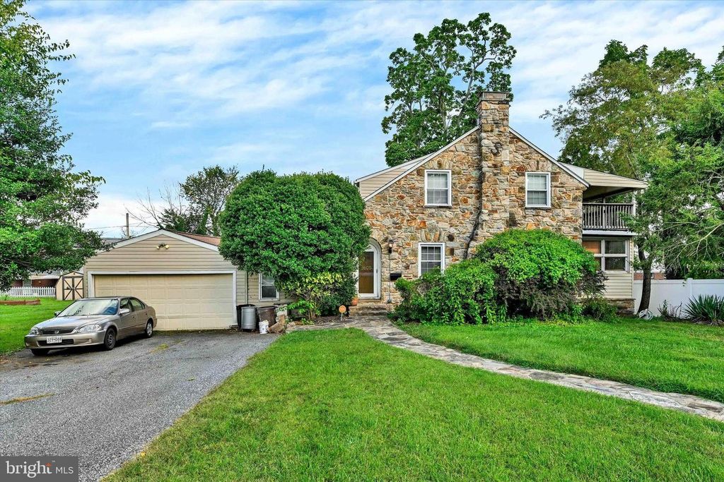 3605 BUCKINGHAM RD, Baltimore, MD 21207