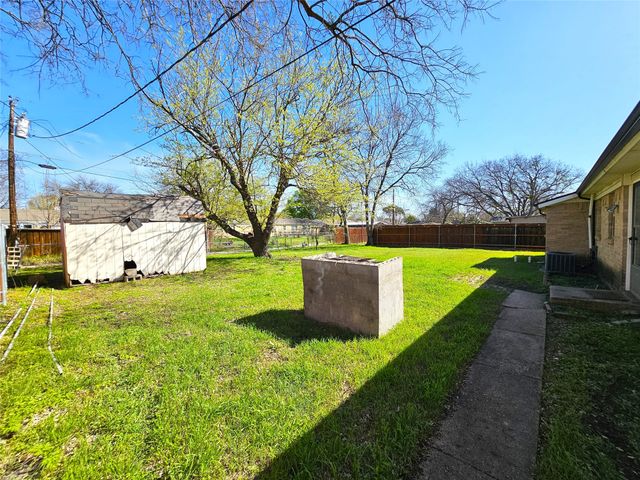 2801 Meadows Drive, Plano, TX 75074