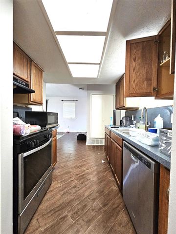 2801 Meadows Drive, Plano, TX 75074