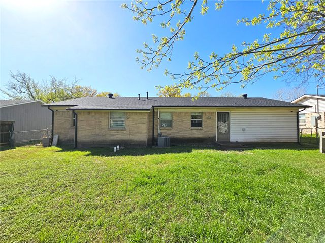 2801 Meadows Drive, Plano, TX 75074