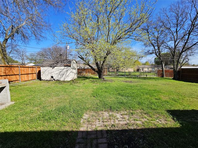 2801 Meadows Drive, Plano, TX 75074