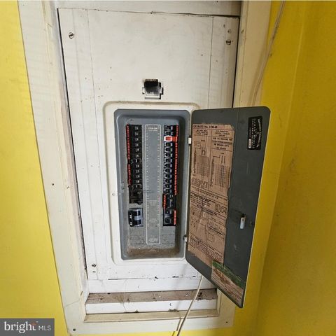 36 S WEST AVE, Vineland, NJ 08360