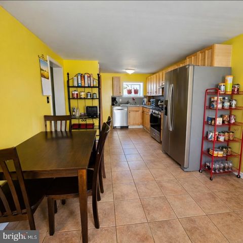 36 S WEST AVE, Vineland, NJ 08360