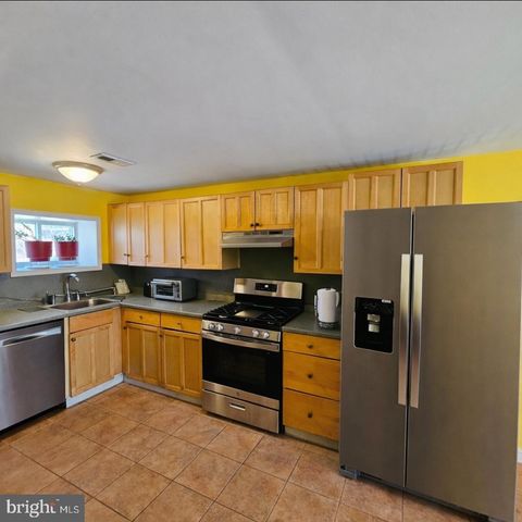 36 S WEST AVE, Vineland, NJ 08360