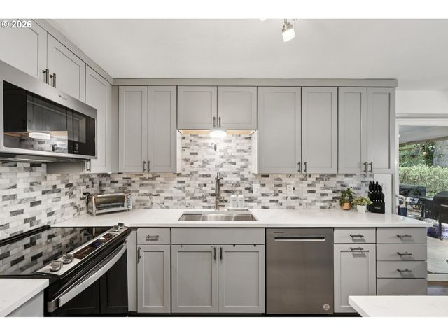 10250 Sw BRYTON Ct, Wilsonville, OR 97070