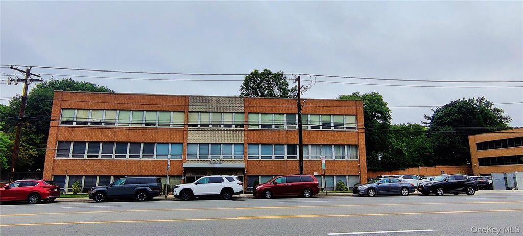 445 Northern Boulevard, Great Neck, NY 11021 — photo 3