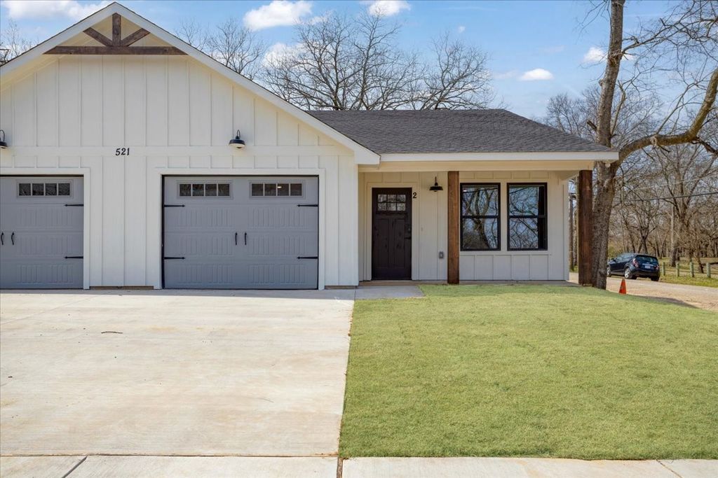 521 Gates Street B, Bonham, TX 75418
