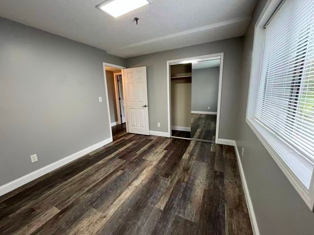 1360 Brook Street D, St. Charles, IL 60174