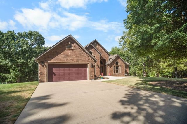 8115 Fairway Drive, Rogers, AR 72756