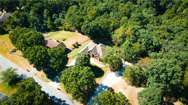 8115 Fairway Drive, Rogers, AR 72756