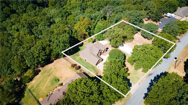 8115 Fairway Drive, Rogers, AR 72756