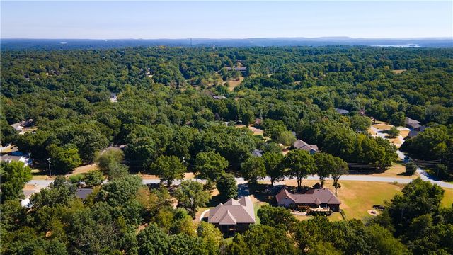 8115 Fairway Drive, Rogers, AR 72756