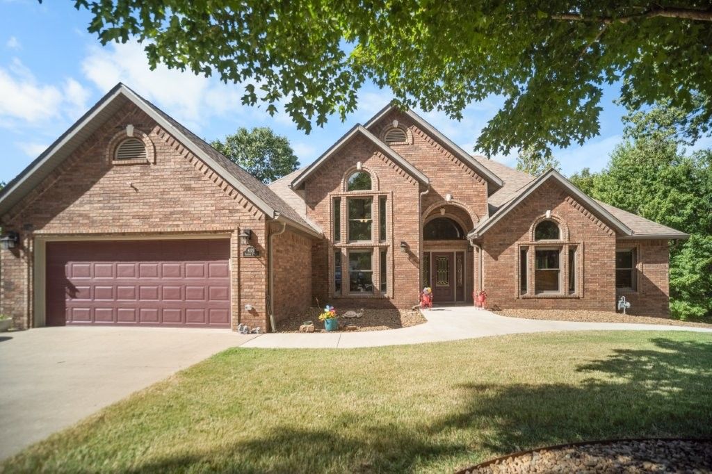 8115 Fairway Drive, Rogers, AR 72756