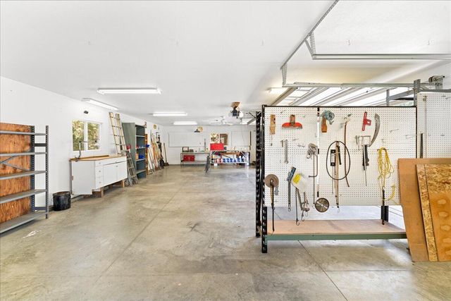 525 Templin Avenue, Grants Pass, OR 97526