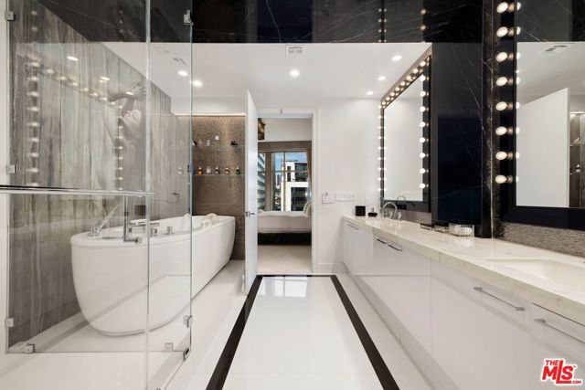 10776 Wilshire Boulevard 403, Los Angeles, CA 90024