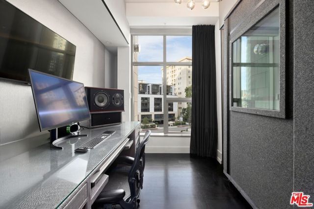 10776 Wilshire Boulevard 403, Los Angeles, CA 90024