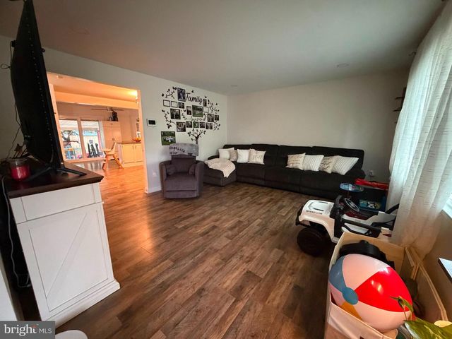 528 SHALTER AVE, Temple, PA 19560