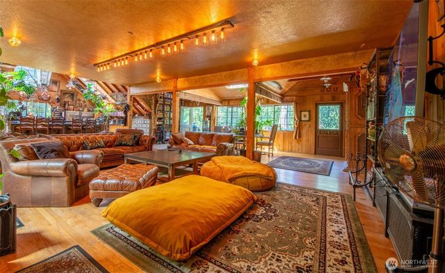 1106 254th Avenue NE, Sammamish, WA 98074