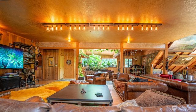 1106 254th Avenue NE, Sammamish, WA 98074
